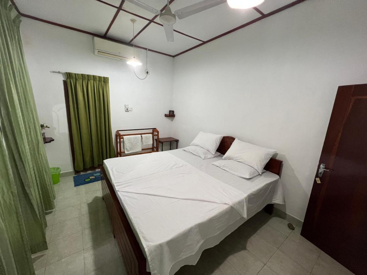 Summer Ridge - Homestay Ratnapura Esterno foto