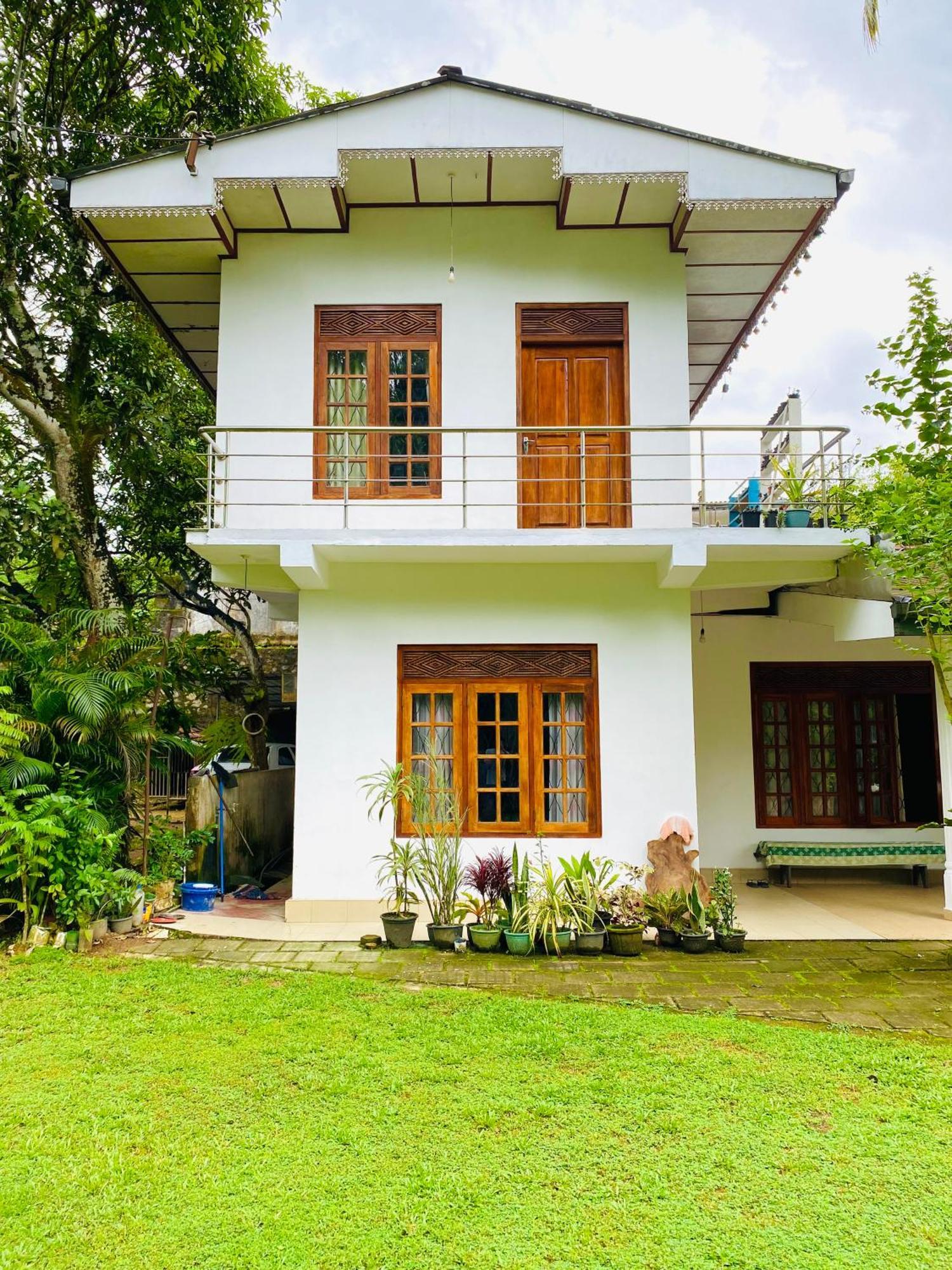 Summer Ridge - Homestay Ratnapura Esterno foto